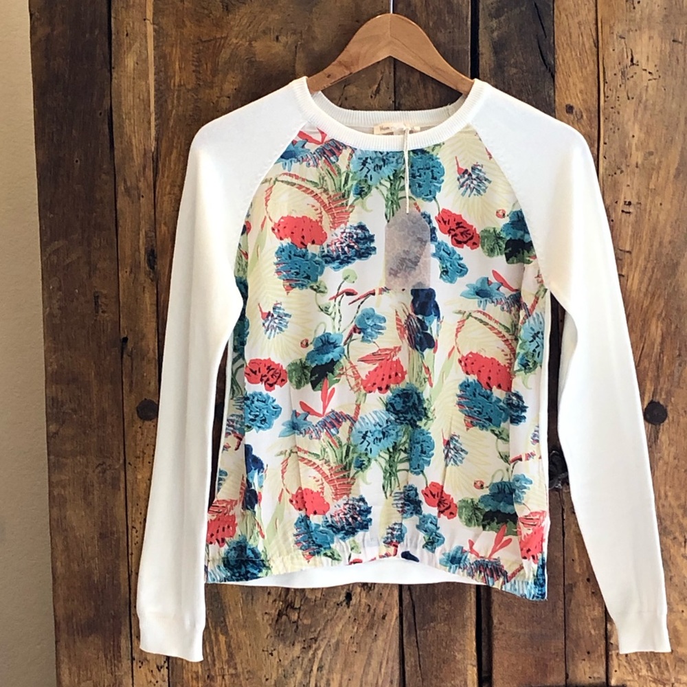 Hem & Thread Sweater Size Small NWT